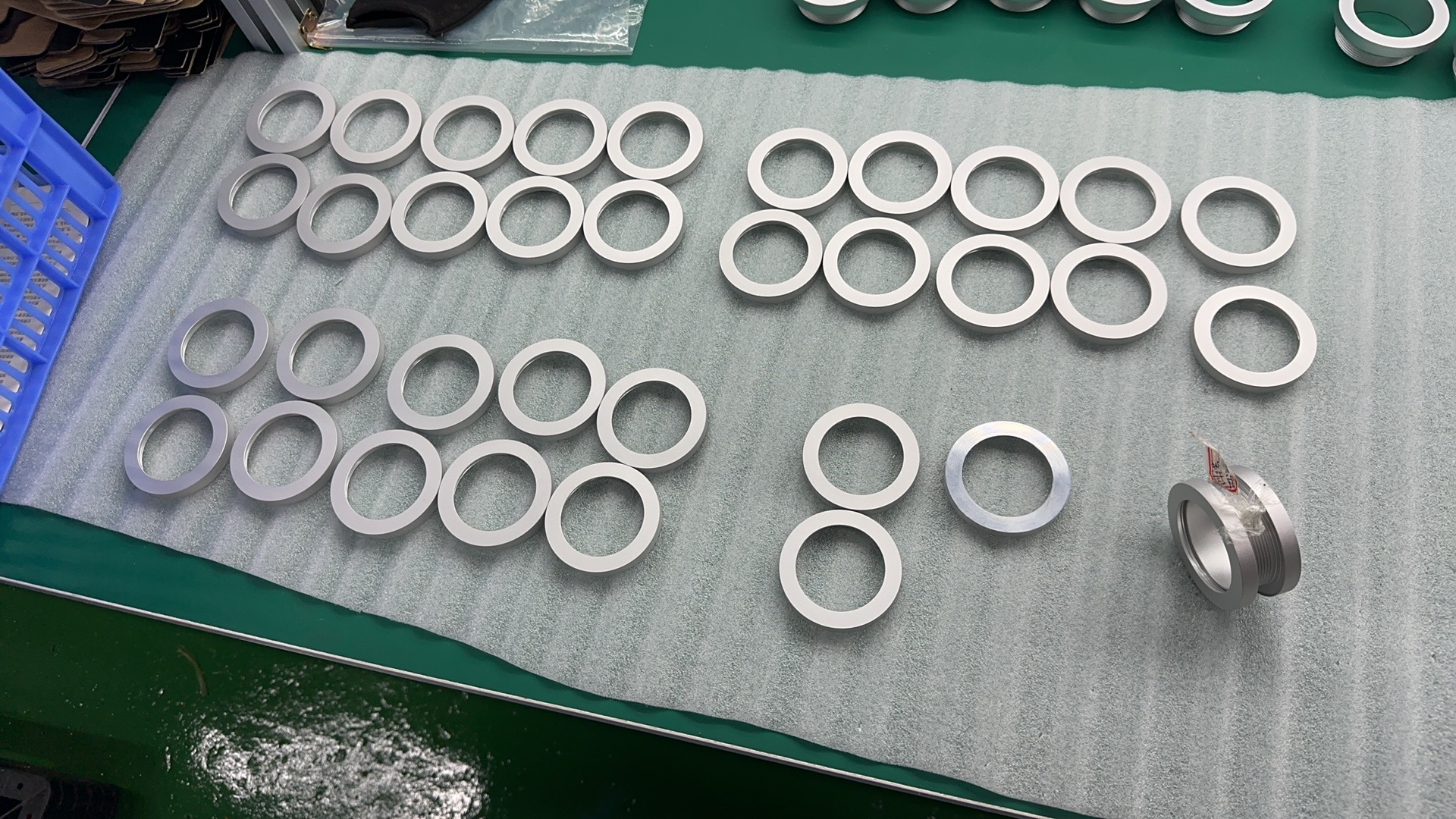 Стеклянные дверные ручки