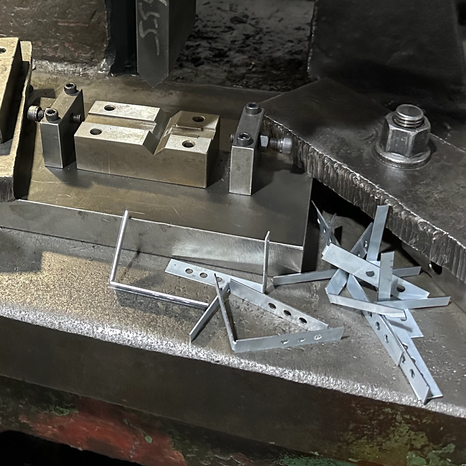 Как установить стыковые петли и выбрать правильный тип?